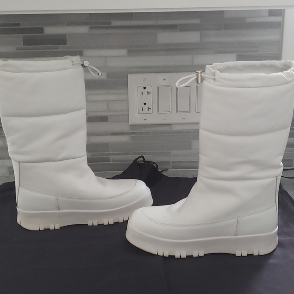 Prada winter boots collection 2020, worn once - Picture 3 of 9